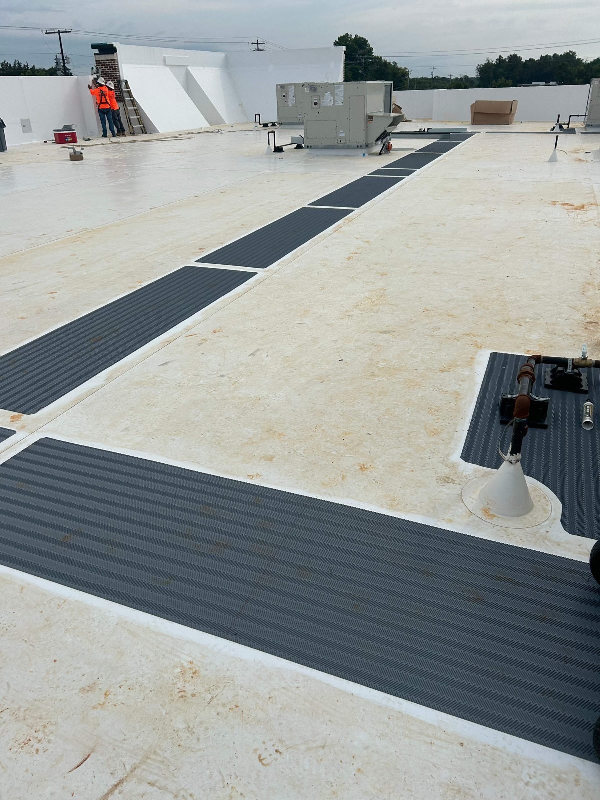 Johns Manville TPO roof with walk pads in Farragut, TN